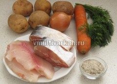 Подготовьте ингредиенты для рыбного супа